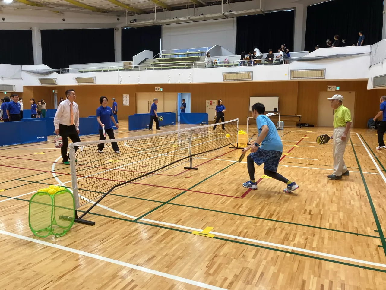 板橋区スポーツ推進委員の方たちと300人以上の方にピックルボ...